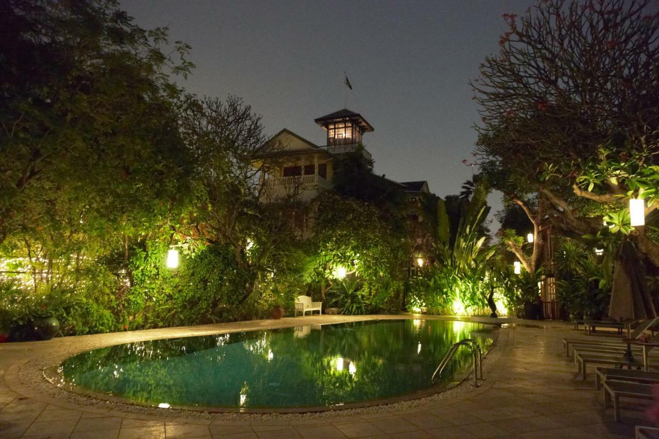 Chakrabongse Villas Бангкок Экстерьер фото